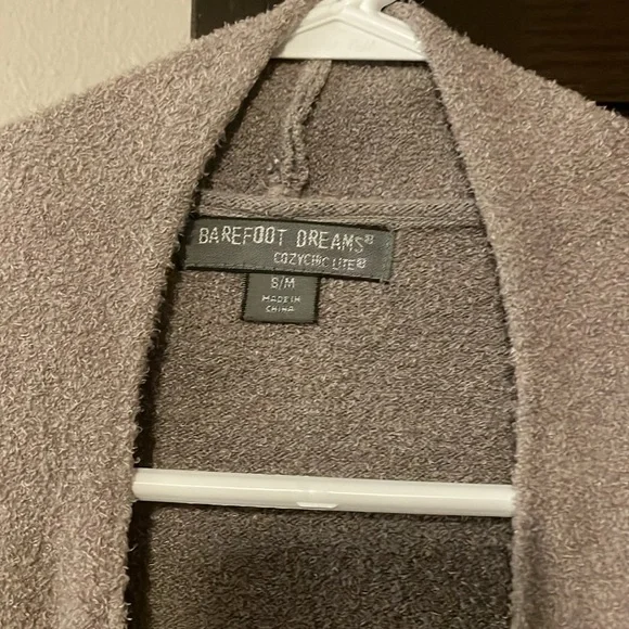 Like new Barefoot Dreams calypso waterfall cardigan. - Picture 2 of 4